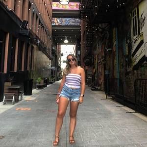 Meet your Posher, Olivia